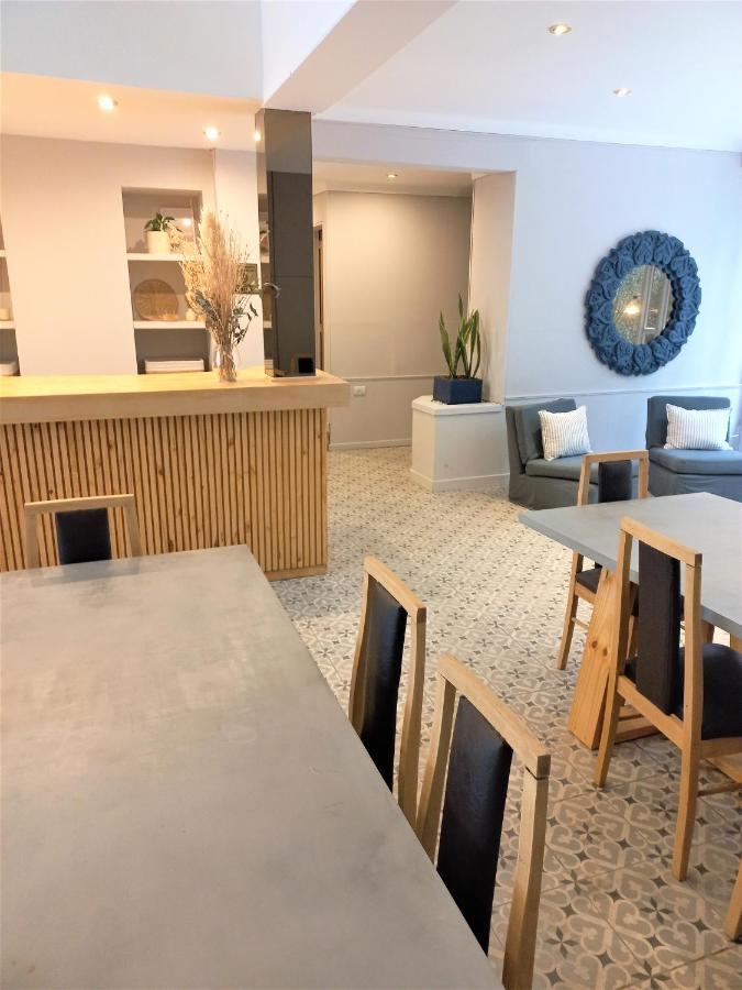 America Hotel 2*